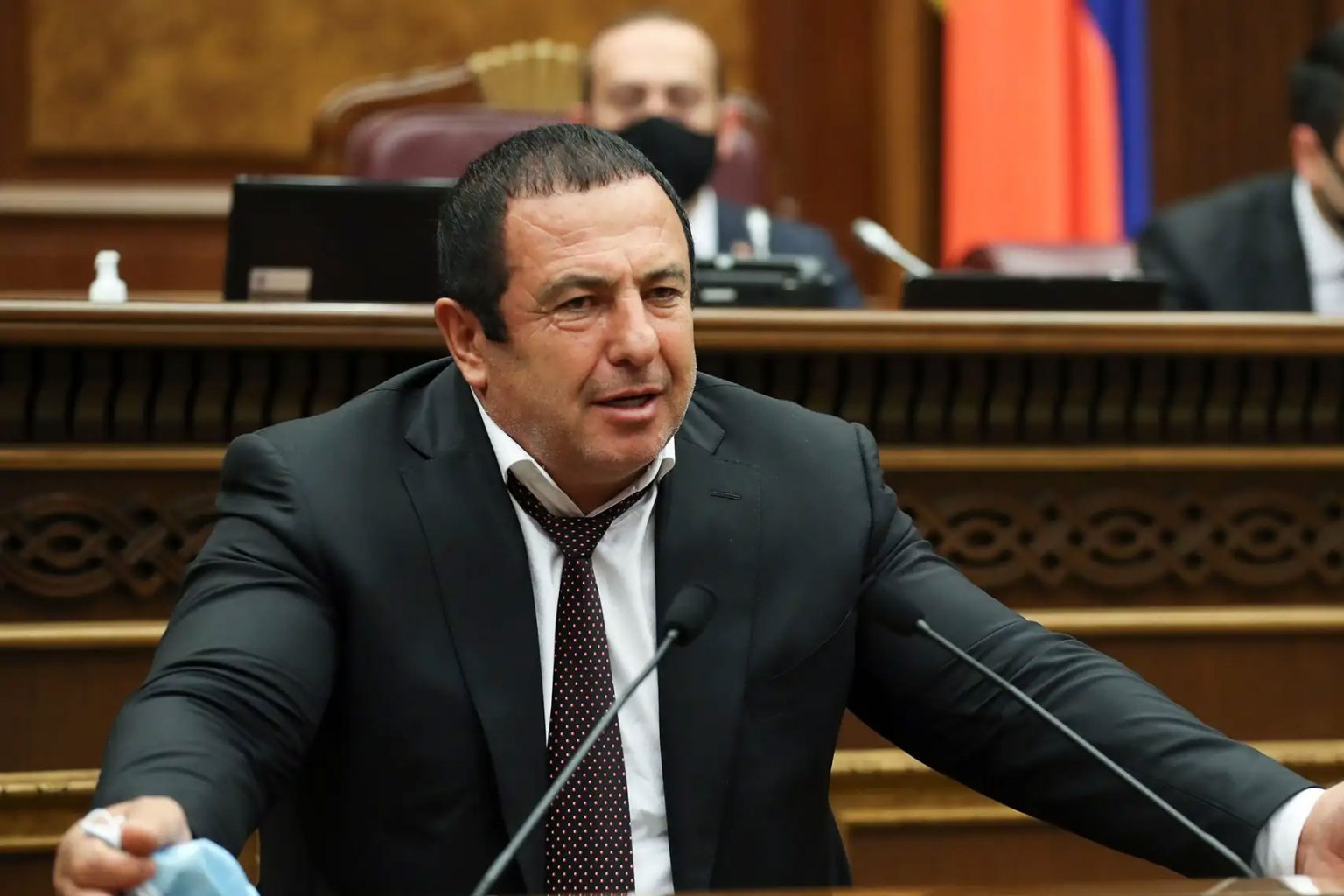 Գագիկ Ծառուկյանի նկատմամբ քրեական հետապնդումը կքննվի Սահմանադրական դատարանի որոշումից հետո
