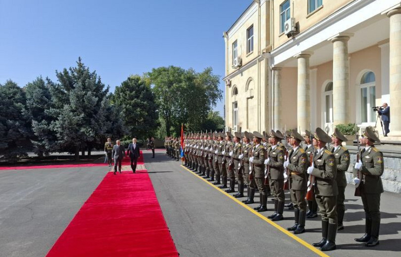 Իրանի նախագահի տեղակալին դիմավորել են Երևանում